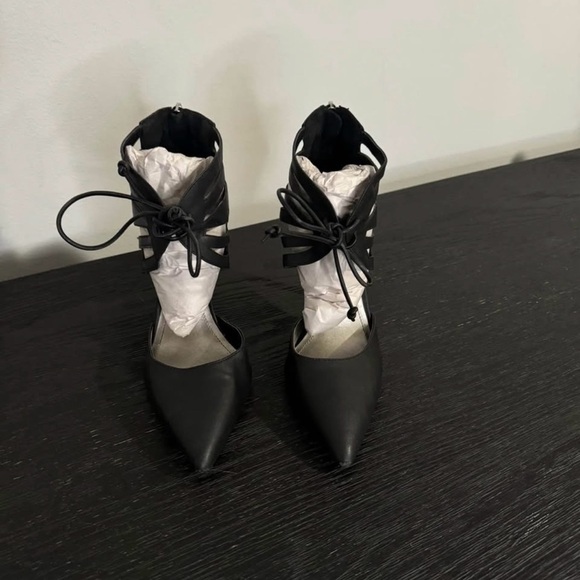 BCBGeneration Delphina Heels - Black Lace-Up Pointed Toe Pumps, Size 9 - Picture 4 of 7